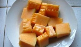 橙子哈密瓜能一起吃吗,橙子与哈密瓜同食的适宜性探讨