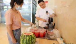 围观集体吃瓜,一场集体吃瓜盛宴的狂欢