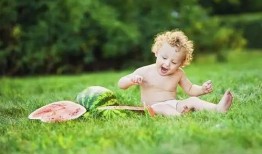 宝宝吃瓜合集,萌娃瓜趣时光